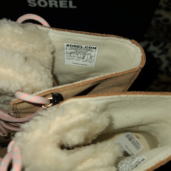 Sorel Boots - Picture 10 of 16